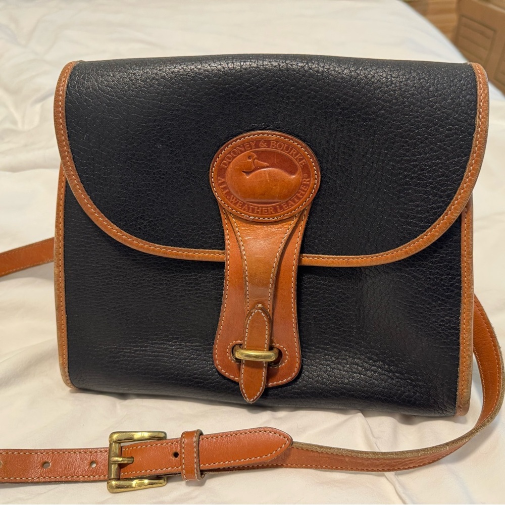Vintage Dooney and Bourke Crossbody Bag